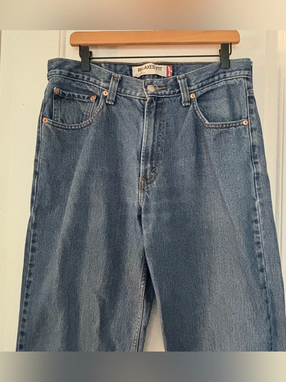 Levi’s 550 relaxed fit 34x36 men’s medium wash tapered